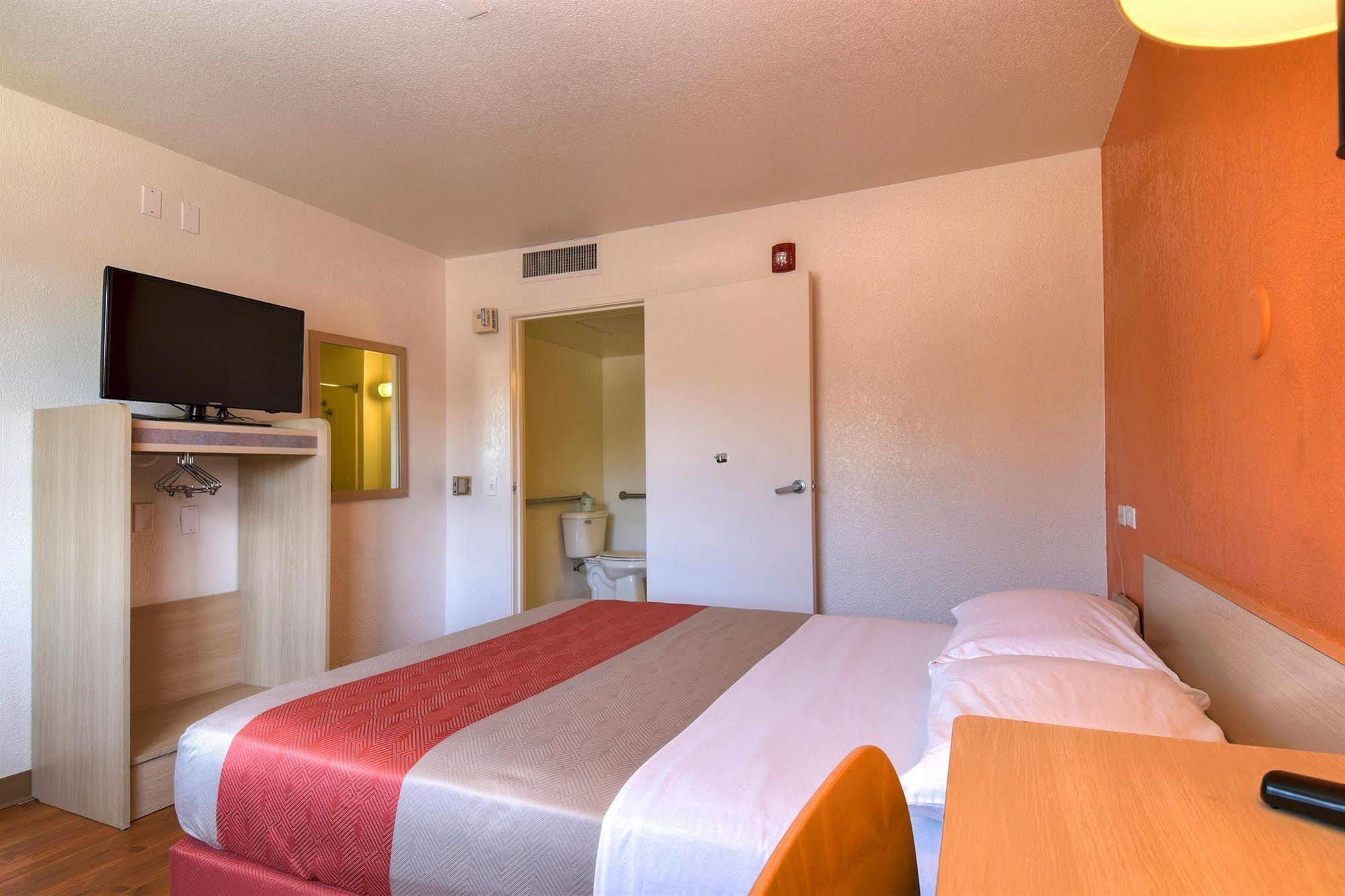Motel 6-Jurupa Valley, Ca - Riverside West מראה חיצוני תמונה