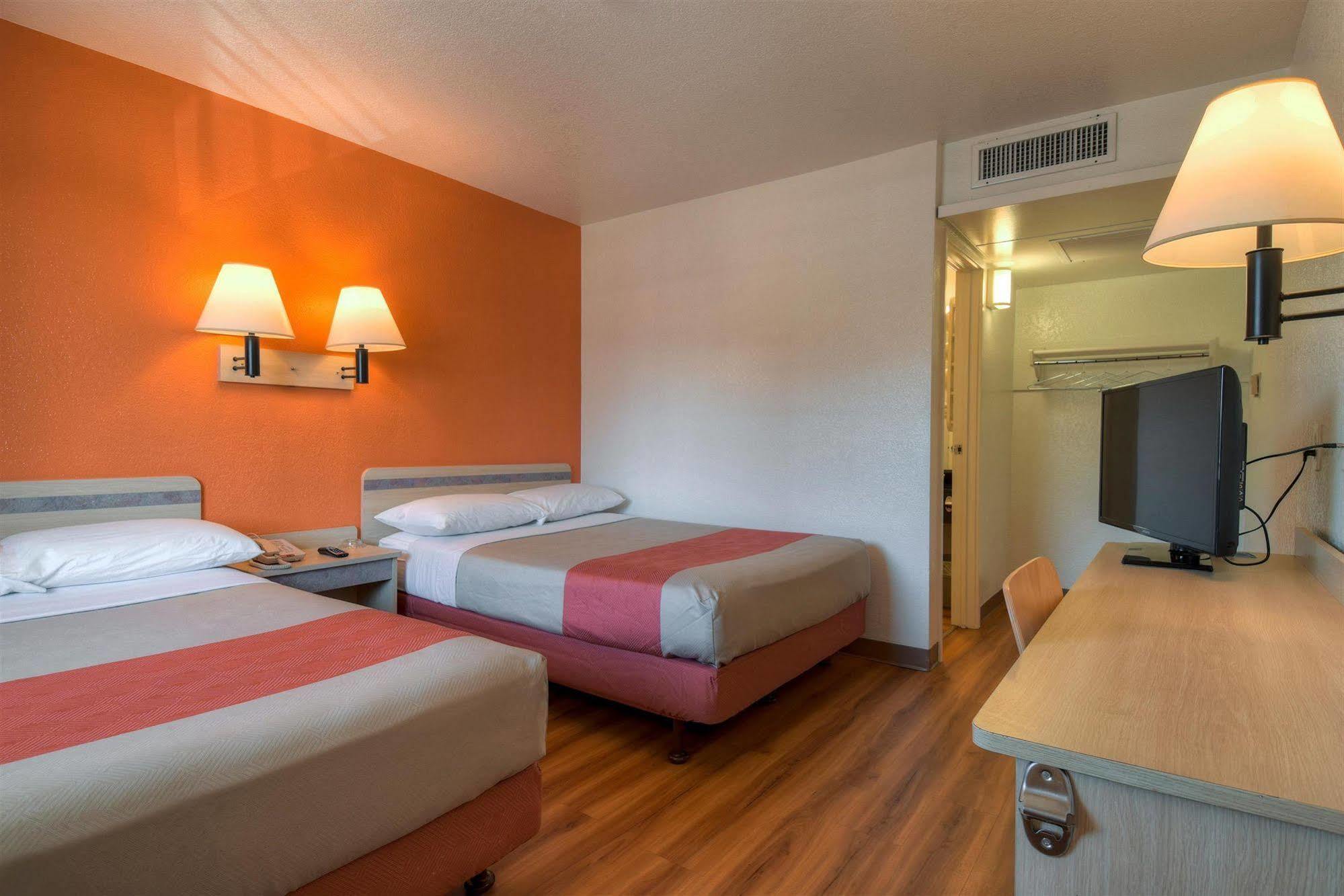 Motel 6-Jurupa Valley, Ca - Riverside West מראה חיצוני תמונה